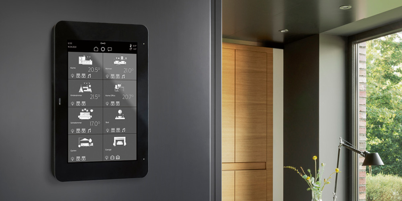 JUNG Smart Panel 8 bei Elektro Reinhard GmbH in Mannheim