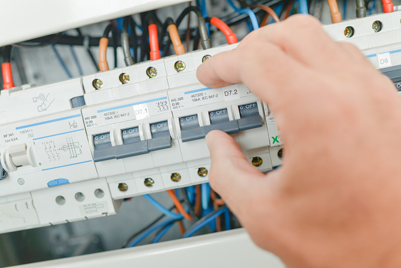 Elektro­installation bei Elektro Reinhard GmbH in Mannheim